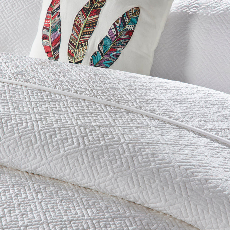 White Cambric Quilted Bedspread