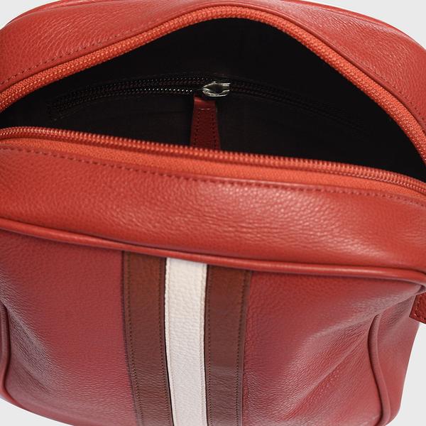 Red side purse in USA